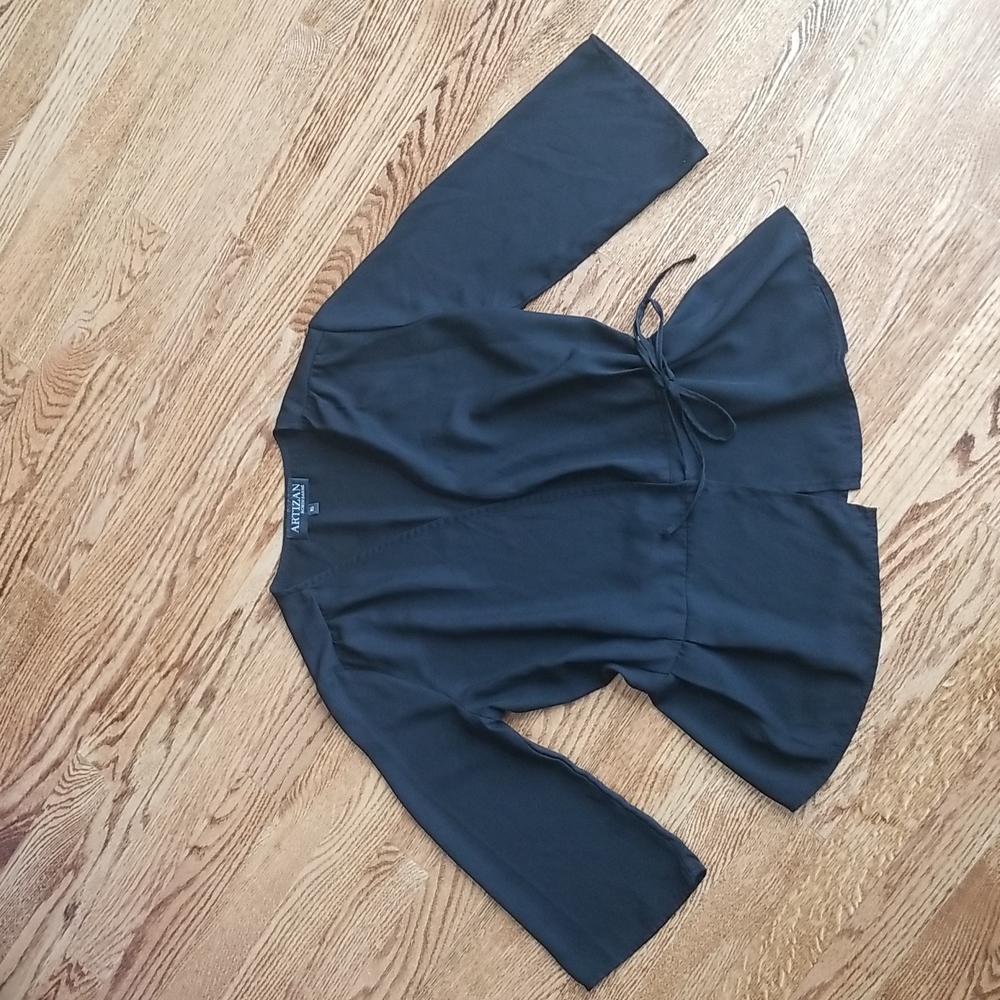 (S) Artizan by Robin Barré Wrap Style Top with Tie Waist Closure